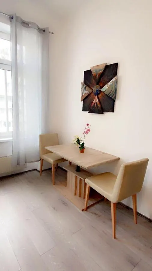 וינה Superior Double Room Wh דירה